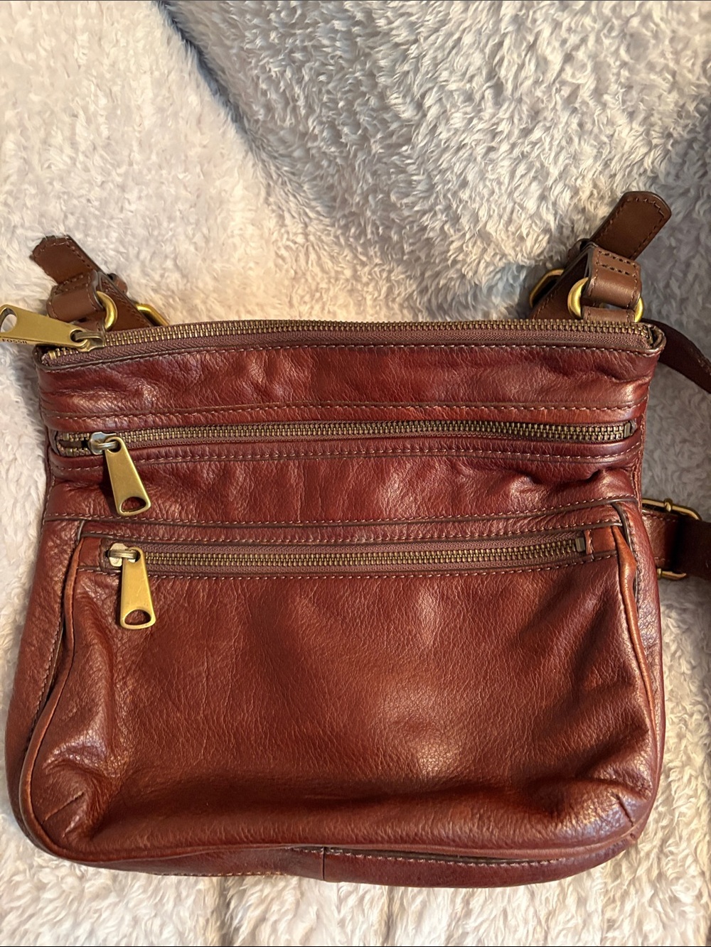 Fossil Brown/maroon Leather Crossbody Bag with Brass Hardware